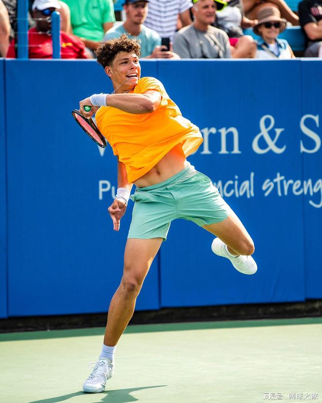 闻与王钰栋 闻与王钰栋